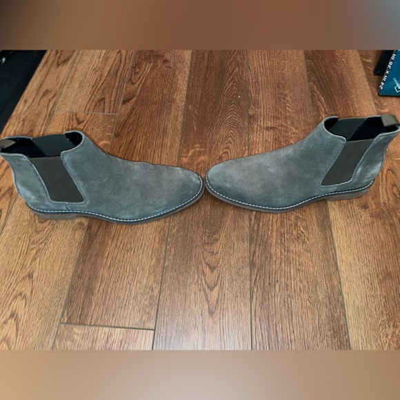 Chelsea Boot - Picture 2 of 4